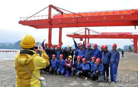 柳州港陽和作業區12月27日開埠，貨物吊裝作業正式啟動