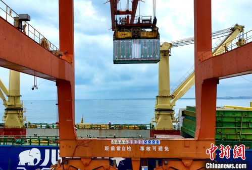 廣西北部灣港實現首批大批量鋰電池儲能柜整船出口